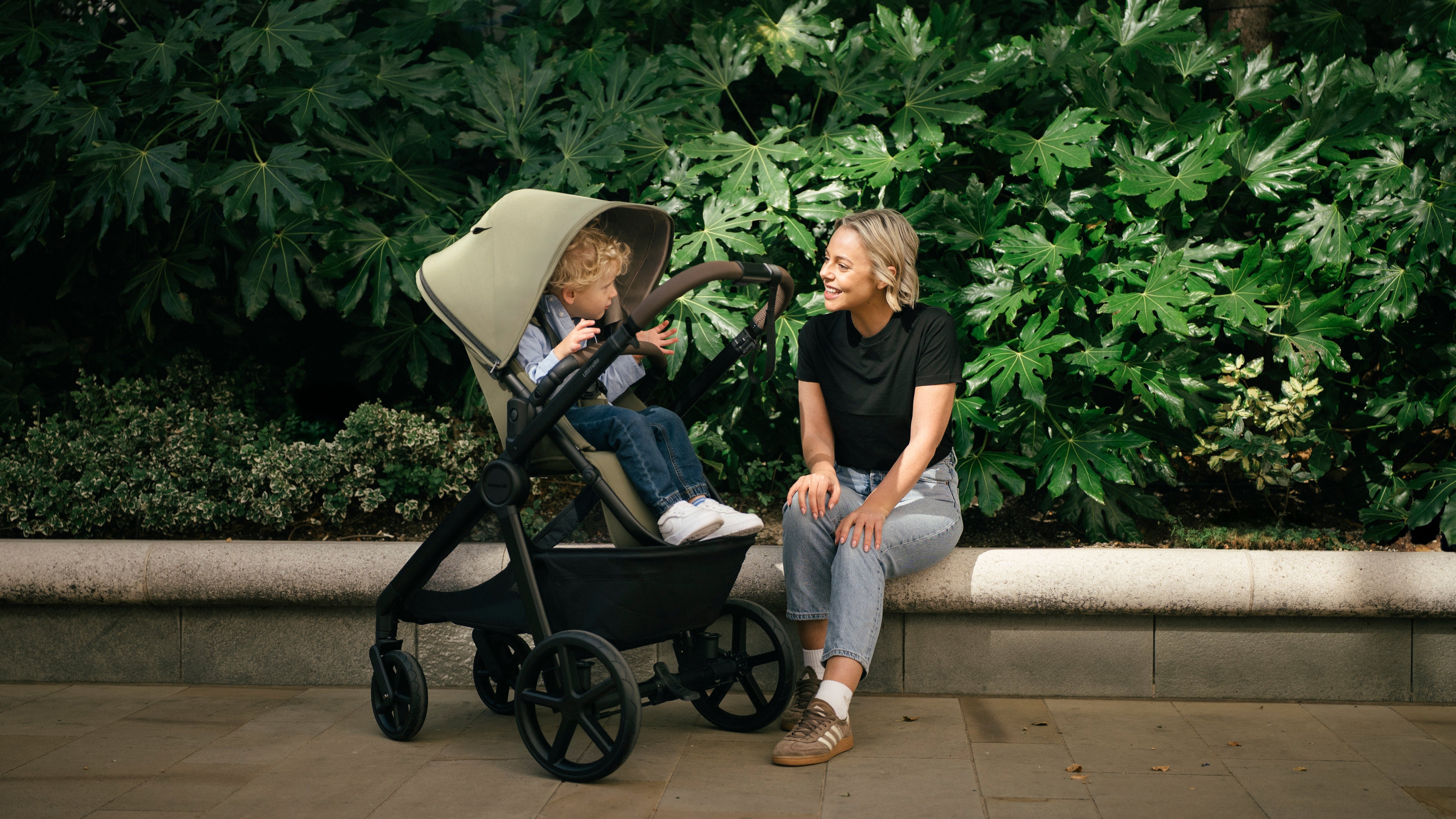 Navigating the City: The Ultimate Guide to the Best Compact Strollers for Urban Parents in 2026