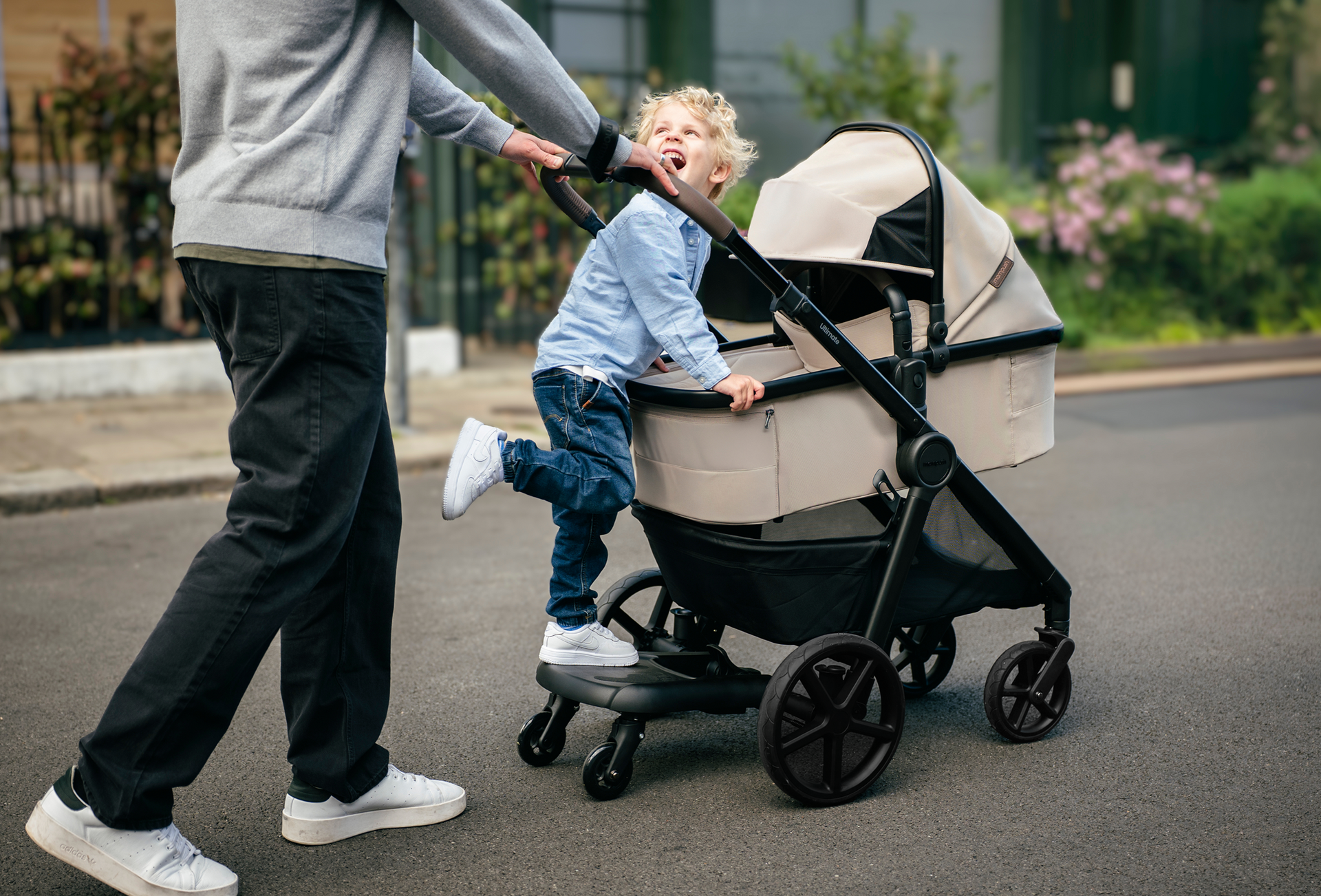 is maxi cosi a good stroller Maxi-Cosi Zelia 2 Luxe+ Travel System model__explorer the Zelia Pro empowers Osprey Osprey Soelden 22 Color:DFMP66M-C